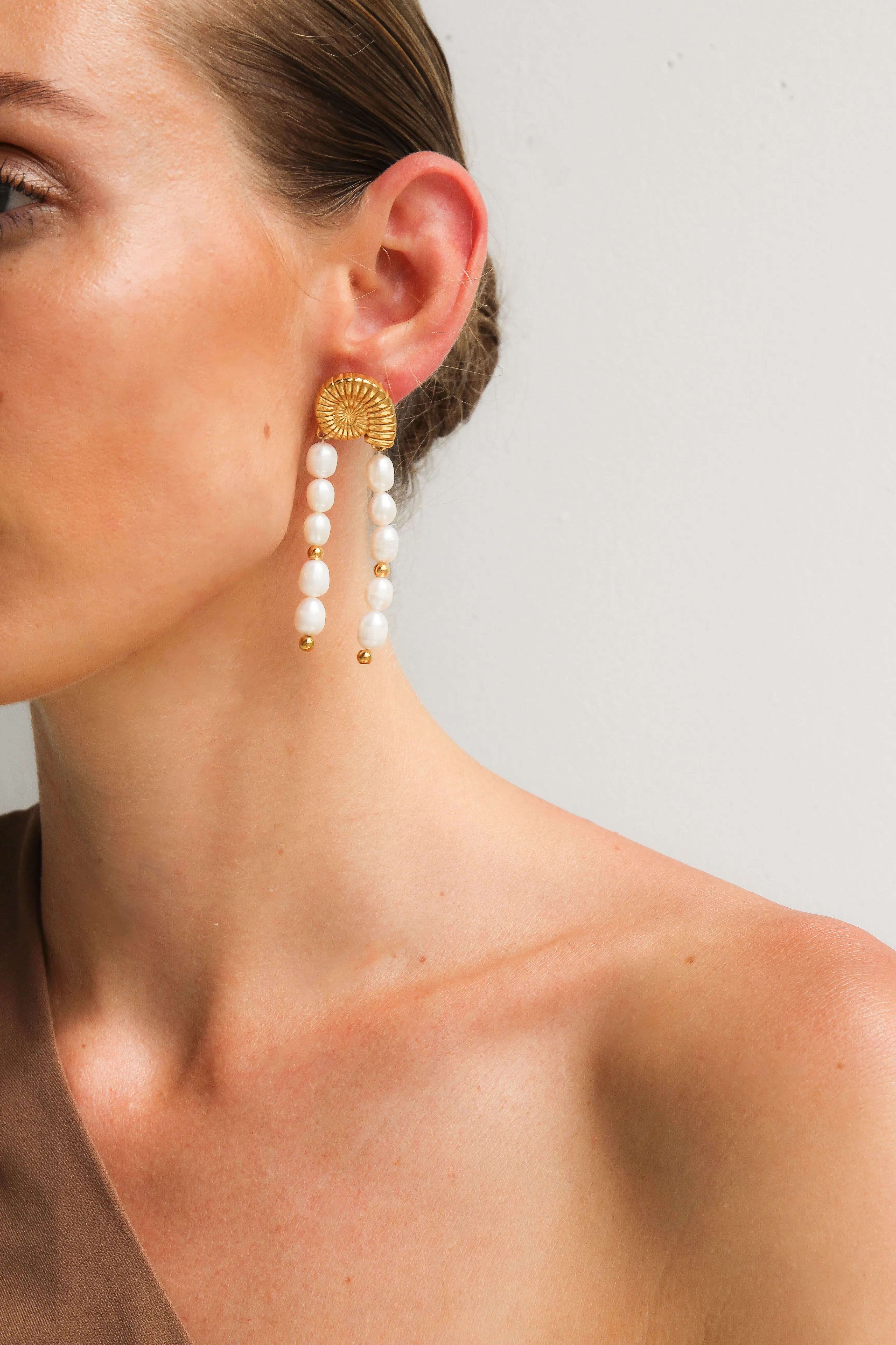 CONCH SHELL PEARL DROP TASSEL EARRINGS