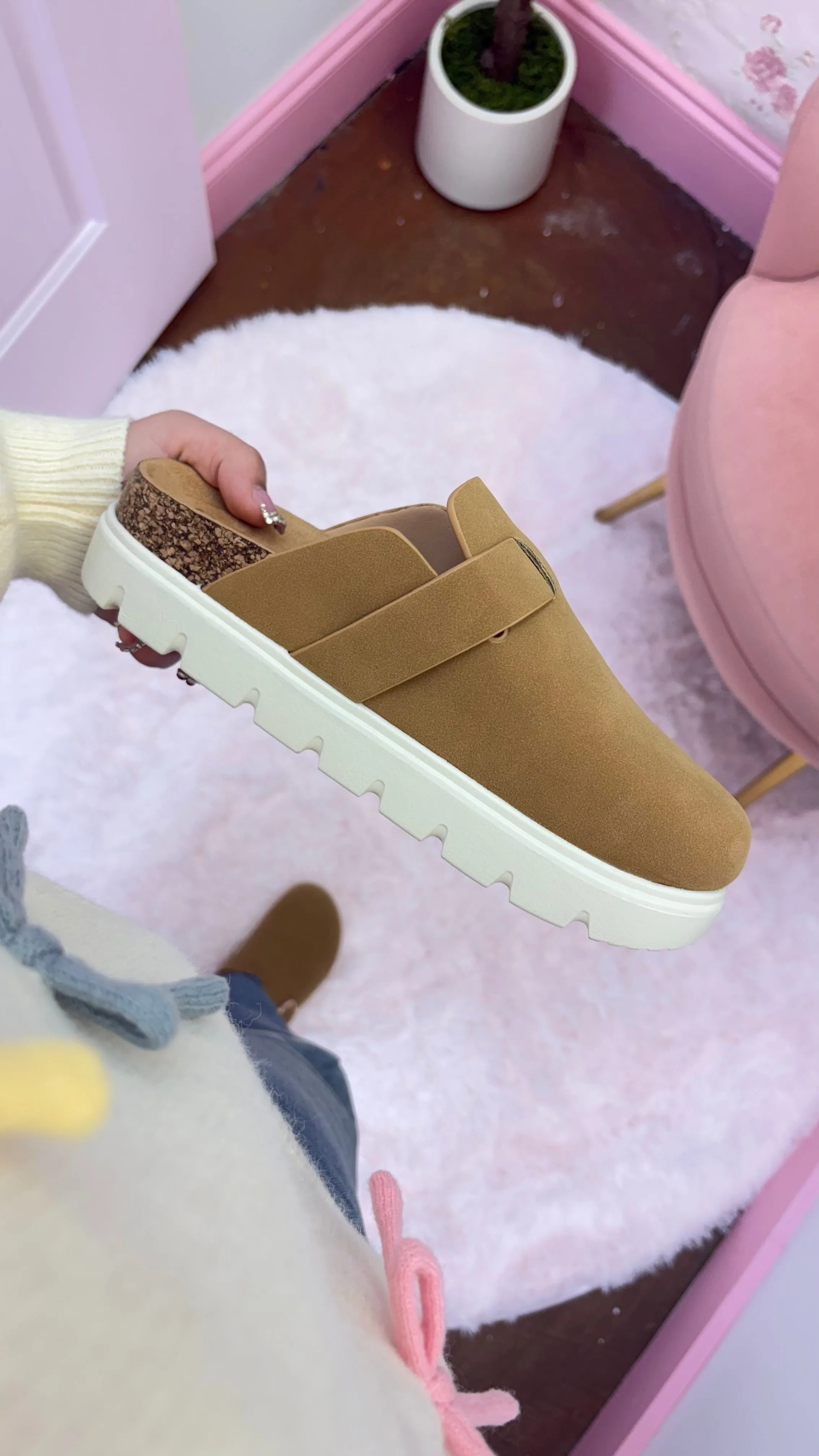 Flatform clogs