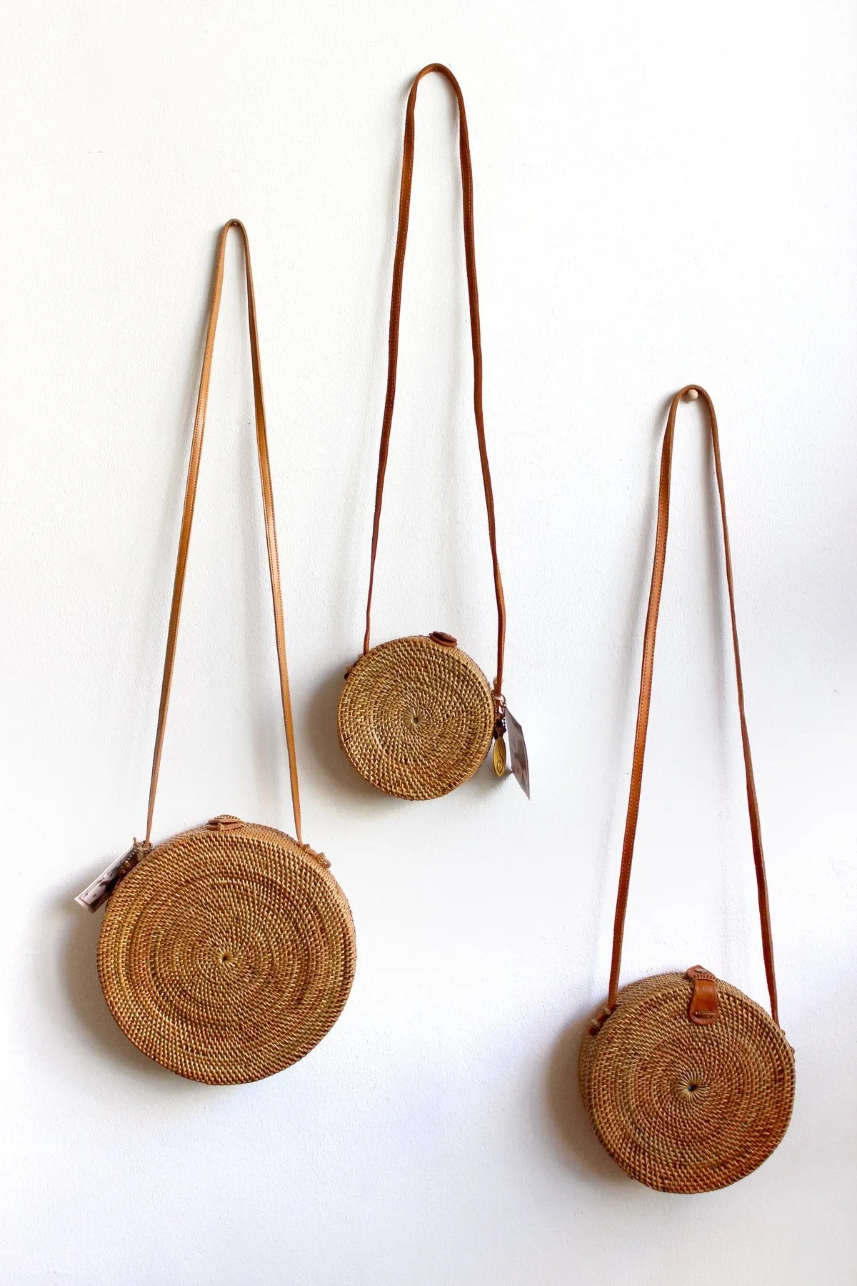 THE WINDING ROAD WOVEN ATA GRASS CIRCLE BAG